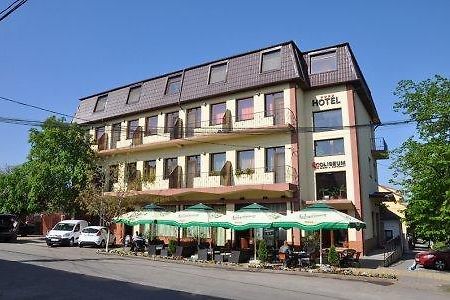קלפט Hotel Coliseum מראה חיצוני תמונה