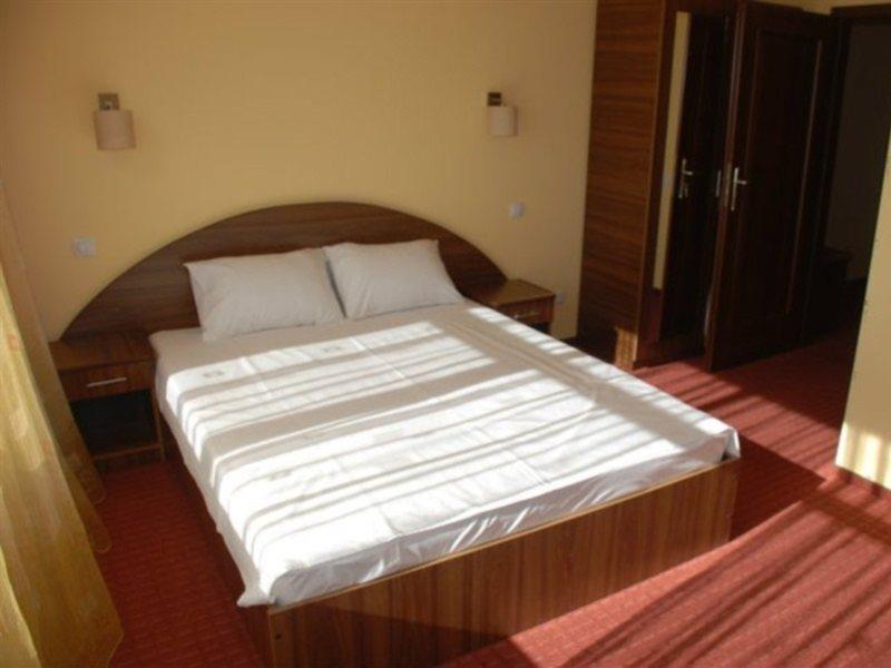 קלפט Hotel Coliseum מראה חיצוני תמונה