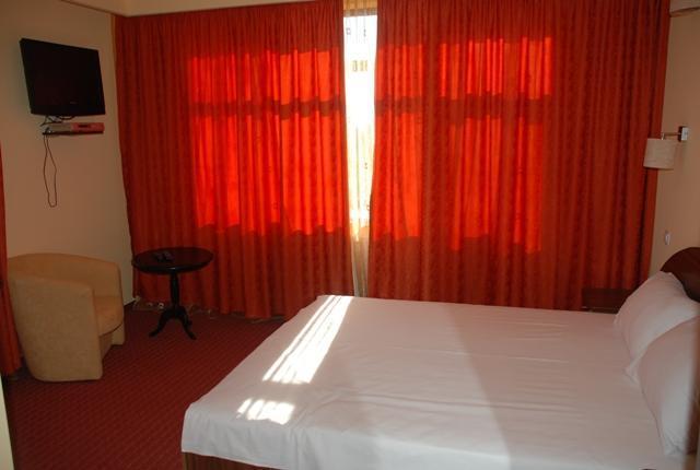 קלפט Hotel Coliseum חדר תמונה