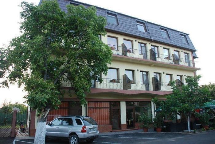 קלפט Hotel Coliseum מראה חיצוני תמונה