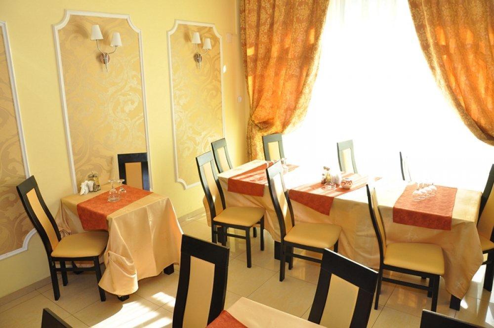 קלפט Hotel Coliseum מראה חיצוני תמונה