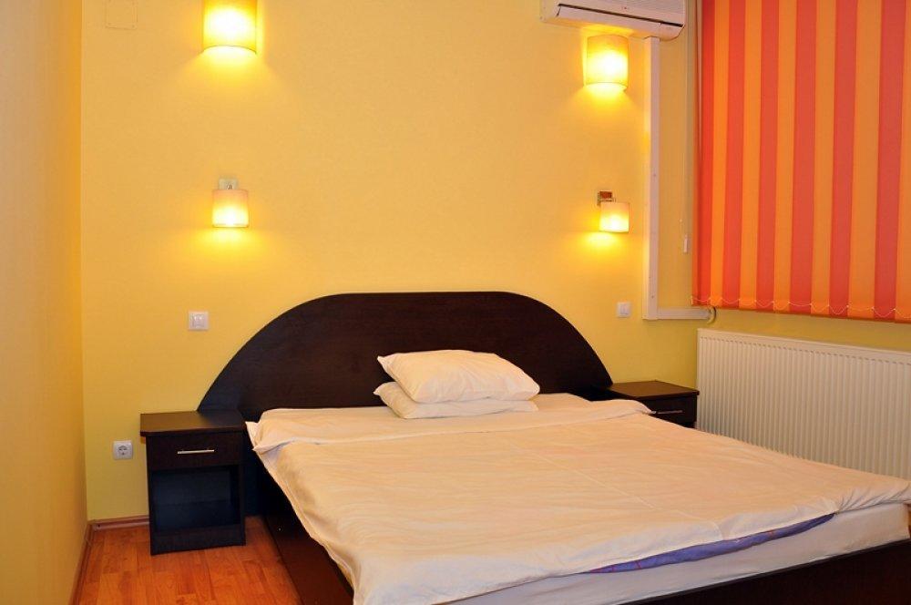 קלפט Hotel Coliseum מראה חיצוני תמונה