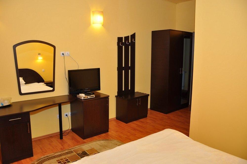 קלפט Hotel Coliseum מראה חיצוני תמונה
